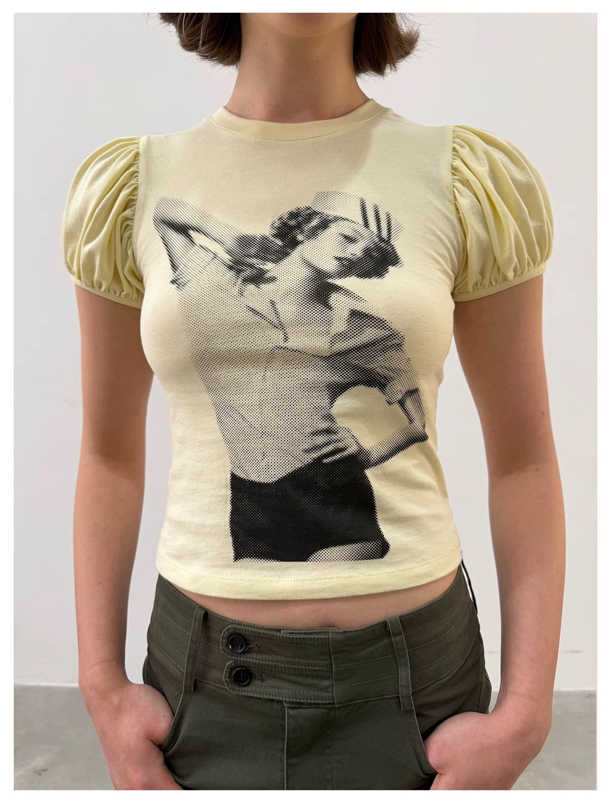 Antenna Effect｜Retro Portrait Crop Top