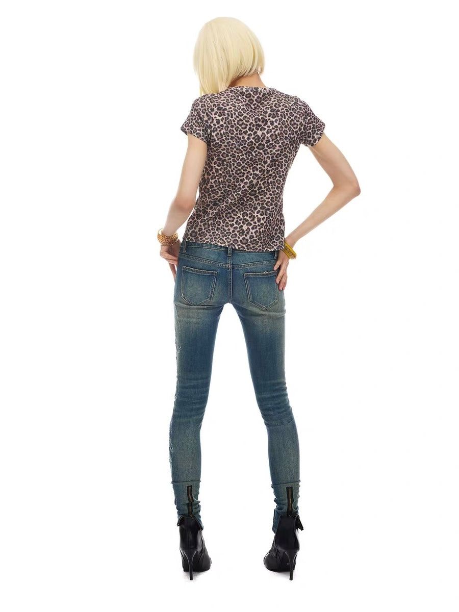 NORGIRA｜Distressed Logo Low-Rise Jeans