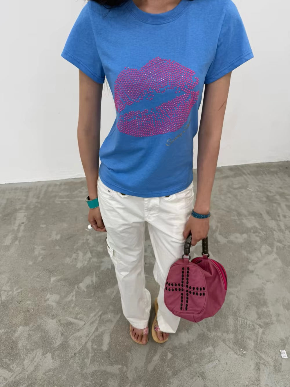 Sunny Shell｜Vintage Lip Print Rhinestone Tee