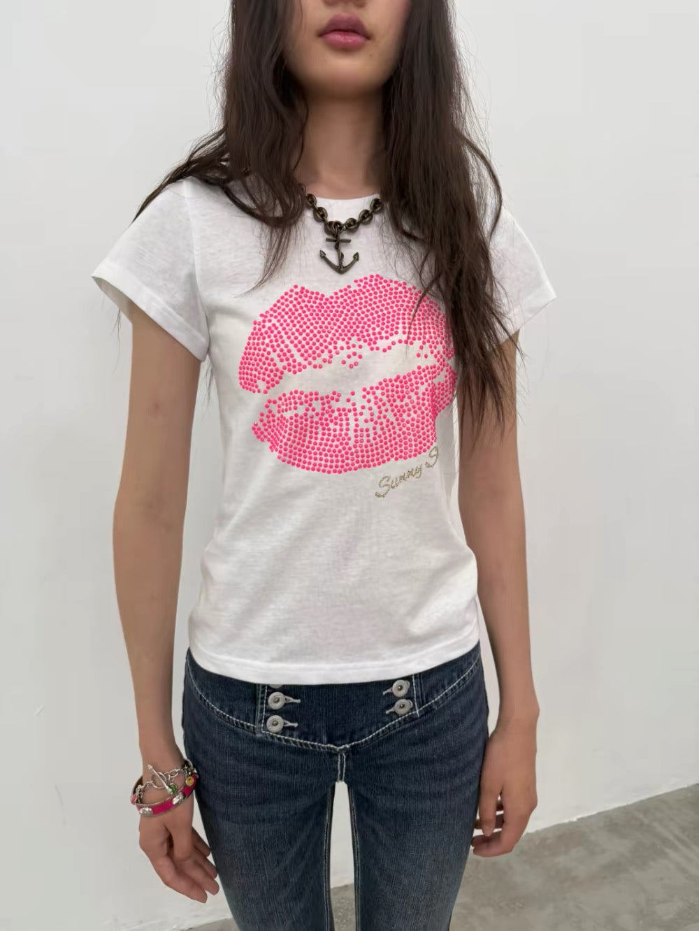 Sunny Shell｜Vintage Lip Print Rhinestone Tee