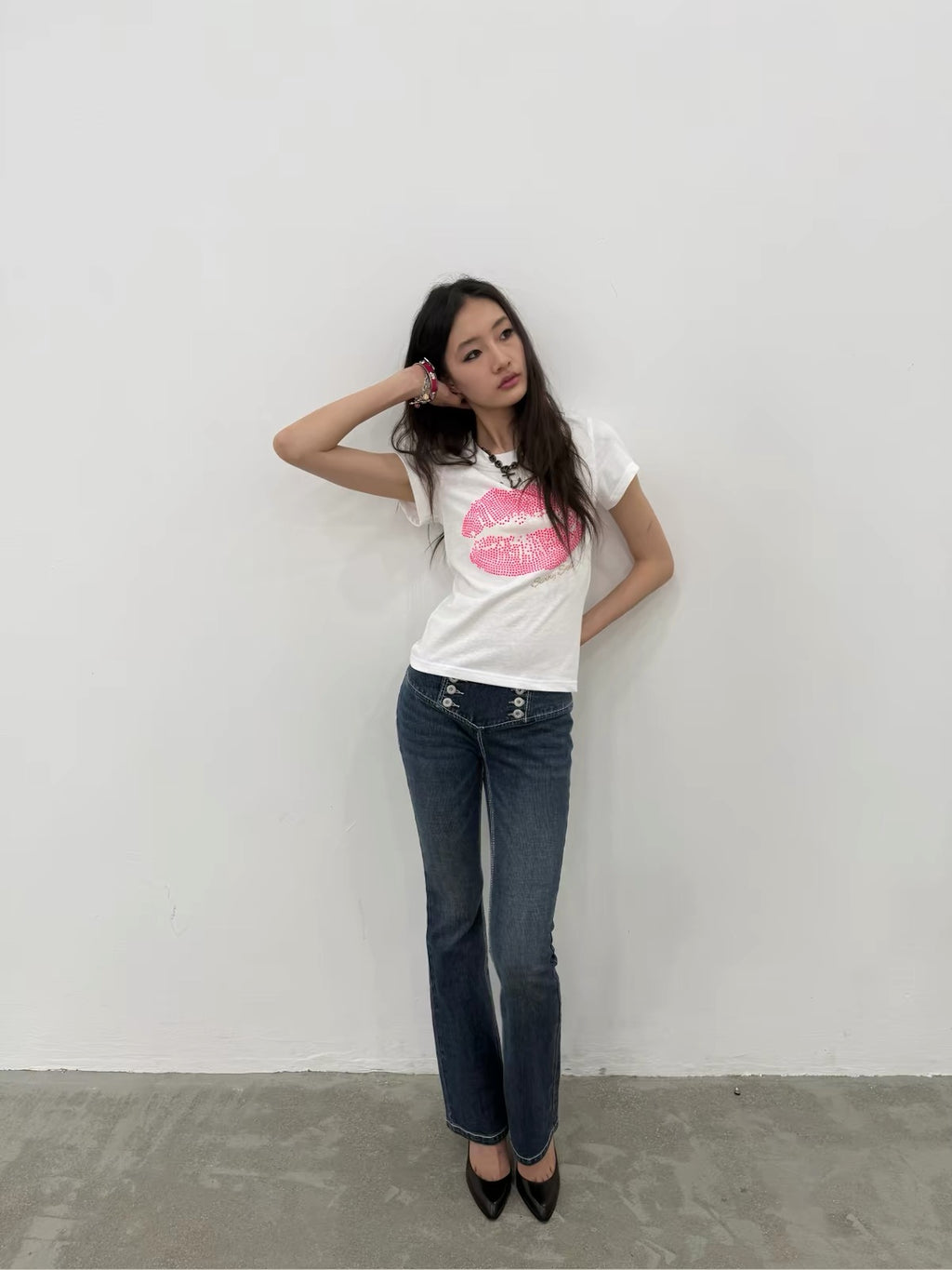 Sunny Shell｜Low-Rise Washed Flare Jeans