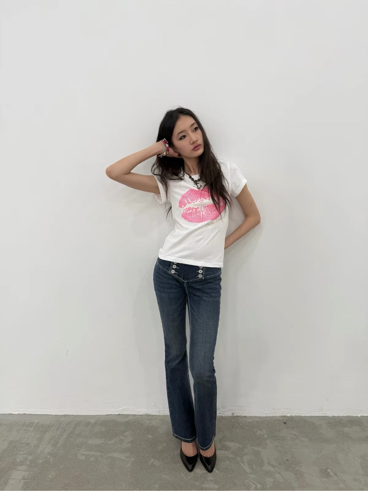 Sunny Shell｜Low-Rise Washed Flare Jeans