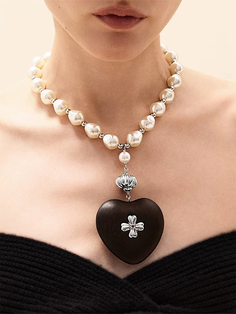 tokokkino｜Pearl Ebony Heart Statement Necklace