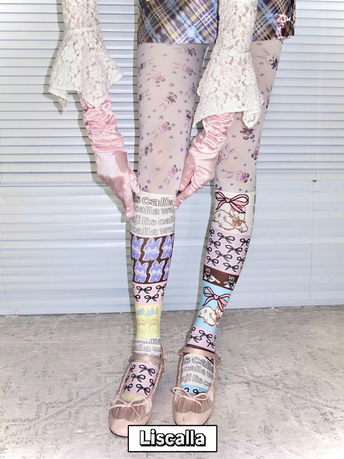 LIS CALLA｜Sewing Period” Hand-Painted Cat Crew Socks