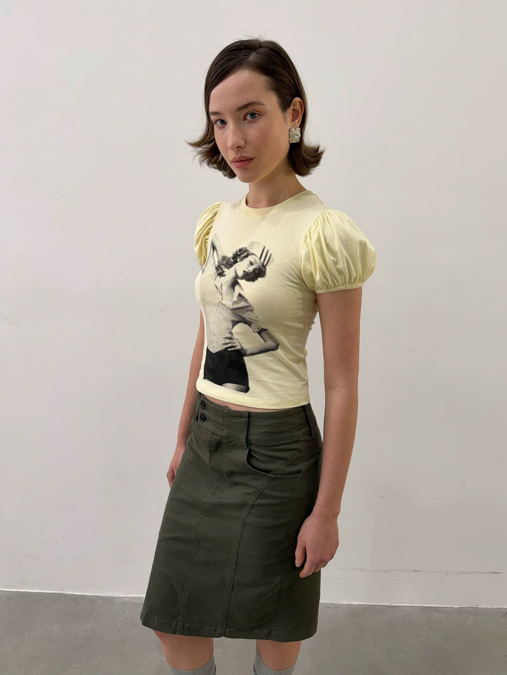 Antenna Effect｜Retro Portrait Crop Top
