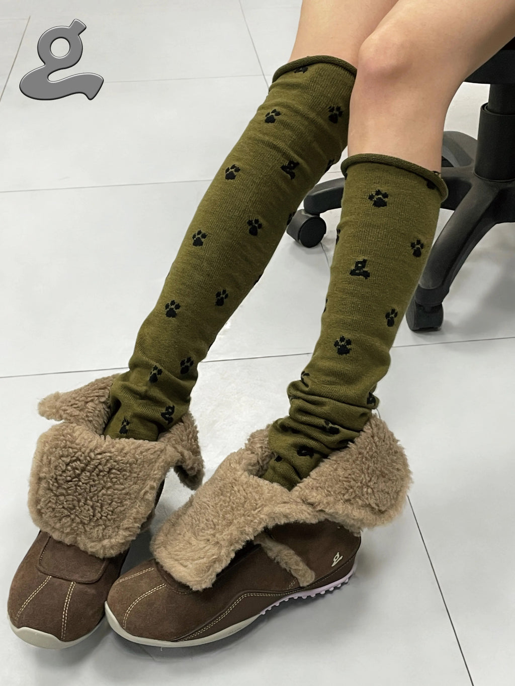 Grape｜ Wool Paw Stirrup Legwarmers